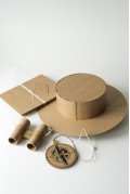DIY déguisement Traveler KOKO CARDBOARDS DIY déguisement Traveler KOKO CARDBOARDS